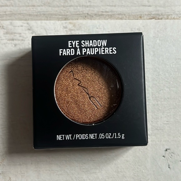 MAC eye shadow - Picture 3 of 4